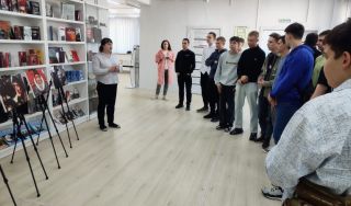 Продлена работа QR-выставки «Скромный гений Иннокентий Смоктуновский»