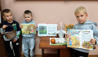 Познавательно-игровая программа «Месяц август яблоками пахнет»