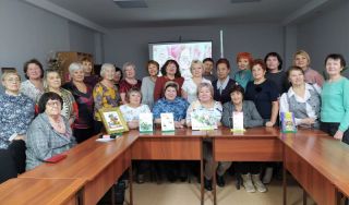 Прекрасен мир любви материнской