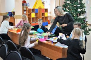 Новогоднее ателье «Наряды для ёлки» Новогоднее ателье «Наряды для ёлки»