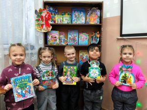 Здравствуй, праздник новогодний! Здравствуй, праздник новогодний!