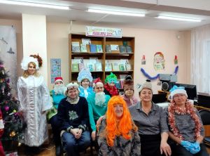 Новогодние посиделки «Пока часы двенадцать бьют» Новогодние посиделки «Пока часы двенадцать бьют»