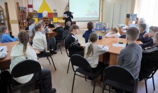 Познавательный час «Весёлые науки без скуки»