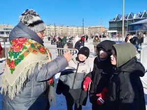 ШИРОКАЯ МАСЛЕНИЦА. Как библиотеки Ачинска проводили зиму и растопили мороз душевным теплом ШИРОКАЯ МАСЛЕНИЦА. Как библиотеки Ачинска проводили зиму и растопили мороз душевным теплом