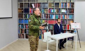 Презентация автобиографического романа «Осколки» Презентация автобиографического романа «Осколки»