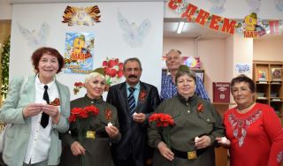 Литературно-музыкальная программа «Ваш подвиг будет жить в веках»