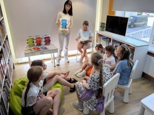 Громкие чтений «Сказки на подушках: читаем сказки народов мира»