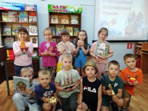 Литературная викторина «В волшебной пушкинской стране» Литературная викторина «В волшебной пушкинской стране»