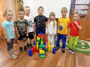 Парад профессий «Кем быть?» Парад профессий «Кем быть?»